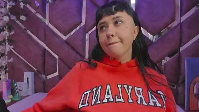 Victoria Rossy online show from February 3, 2026, 8:14 pm