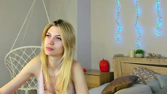 Cherry Price online show from May 25, 2026, 11:11 pm