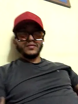 kmilo2405 online show from December 17, 2025, 10:49 pm