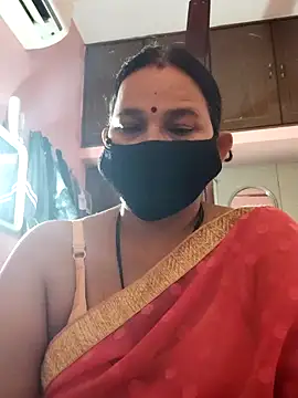 Snapshot of lalitha225 chatting on December 20, 2024, 4:31 am lalitha225 online show from December 20, 2024, 4:31 am