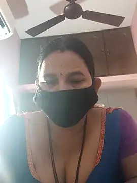 Snapshot of lalitha225 chatting on December 24, 2024, 5:49 am lalitha225 online show from December 24, 2024, 5:49 am