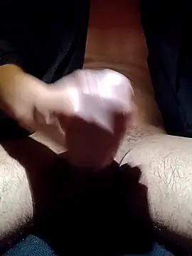 Snapshot of Juan8521 chatting on March 15, 2026, 4:40 am Juan8521 online show from March 15, 2026, 4:40 am