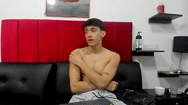 Snapshot of hotfriends_sex chatting on February 20, 2025, 11:10 pm hotfriends sex online show from February 20, 2025, 11:10 pm