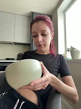 Snapshot of Kathleen_Meow chatting on June 3, 2026, 7:00 am Kathleen Meow online show from June 3, 2026, 7:00 am