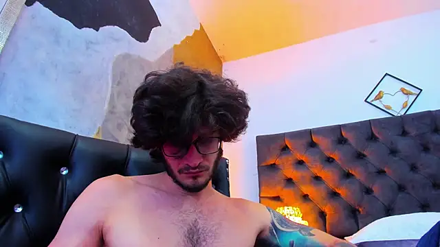 Snapshot of Loggan_donnelly chatting on December 23, 2024, 2:45 am Loggan donnelly online show from December 23, 2024, 2:45 am