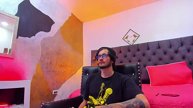 Snapshot of Loggan_donnelly chatting on December 27, 2024, 9:00 pm Loggan donnelly online show from December 27, 2024, 9:00 pm