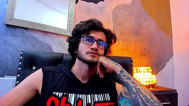 Snapshot of Loggan_donnelly chatting on December 29, 2024, 11:18 pm Loggan donnelly online show from December 29, 2024, 11:18 pm