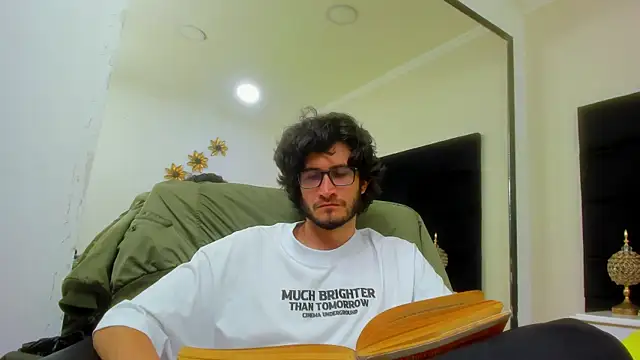 Snapshot of Loggan_donnelly chatting on January 2, 2025, 8:46 pm Loggan donnelly online show from January 2, 2025, 8:46 pm