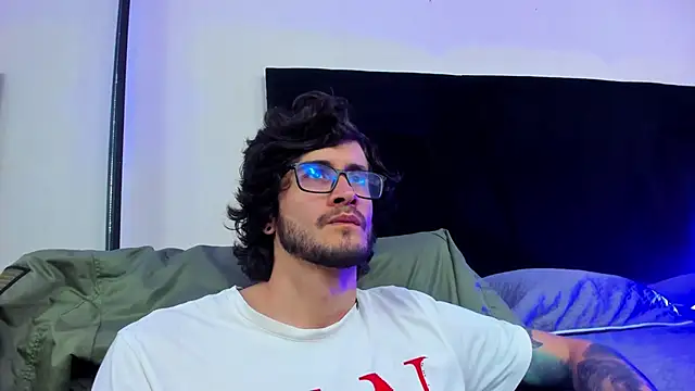 Snapshot of Loggan_donnelly chatting on January 9, 2025, 8:22 pm Loggan donnelly online show from January 9, 2025, 8:22 pm