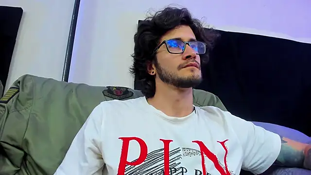 Snapshot of Loggan_donnelly chatting on January 9, 2025, 11:24 pm Loggan donnelly online show from January 9, 2025, 11:24 pm