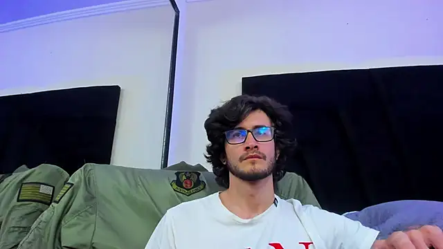 Snapshot of Loggan_donnelly chatting on January 10, 2025, 2:25 am Loggan donnelly online show from January 10, 2025, 2:25 am