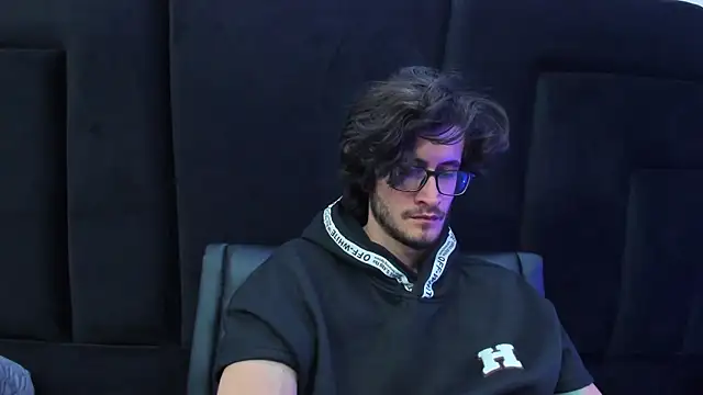 Snapshot of Loggan_donnelly chatting on January 11, 2025, 10:40 pm Loggan donnelly online show from January 11, 2025, 10:40 pm