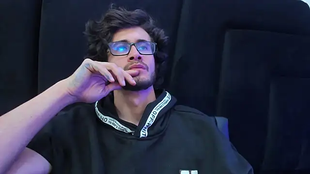 Snapshot of Loggan_donnelly chatting on January 12, 2025, 1:42 am Loggan donnelly online show from January 12, 2025, 1:42 am