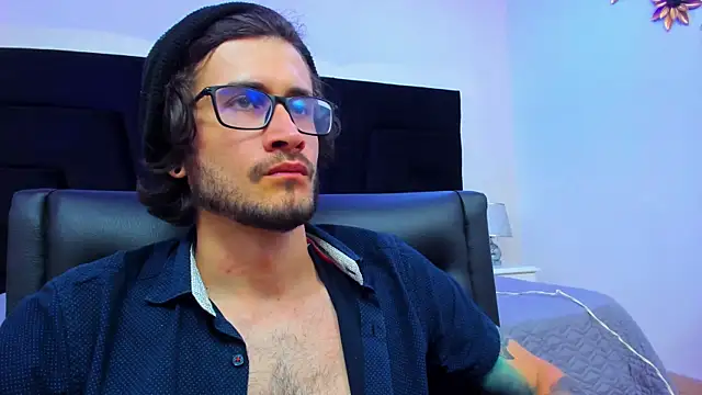 Snapshot of Loggan_donnelly chatting on January 12, 2025, 11:15 pm Loggan donnelly online show from January 12, 2025, 11:15 pm