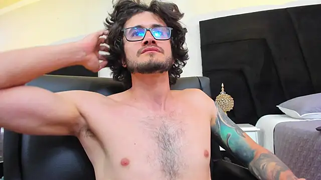 Snapshot of Loggan_donnelly chatting on January 15, 2025, 11:08 pm Loggan donnelly online show from January 15, 2025, 11:08 pm