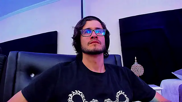 Snapshot of Loggan_donnelly chatting on January 18, 2025, 8:19 pm Loggan donnelly online show from January 18, 2025, 8:19 pm