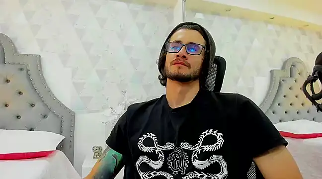 Snapshot of Loggan_donnelly chatting on January 19, 2025, 7:25 am Loggan donnelly online show from January 19, 2025, 7:25 am