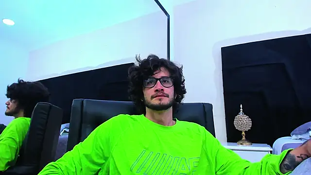 Snapshot of Loggan_donnelly chatting on January 22, 2025, 1:20 am Loggan donnelly online show from January 22, 2025, 1:20 am