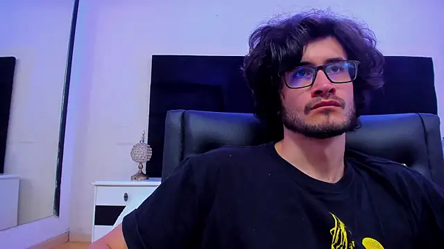 Snapshot of Loggan_donnelly chatting on January 23, 2025, 11:15 pm Loggan donnelly online show from January 23, 2025, 11:15 pm