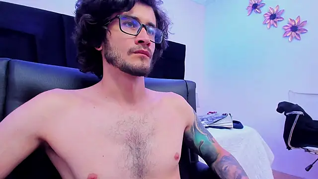 Snapshot of Loggan_donnelly chatting on January 24, 2025, 2:18 am Loggan donnelly online show from January 24, 2025, 2:18 am