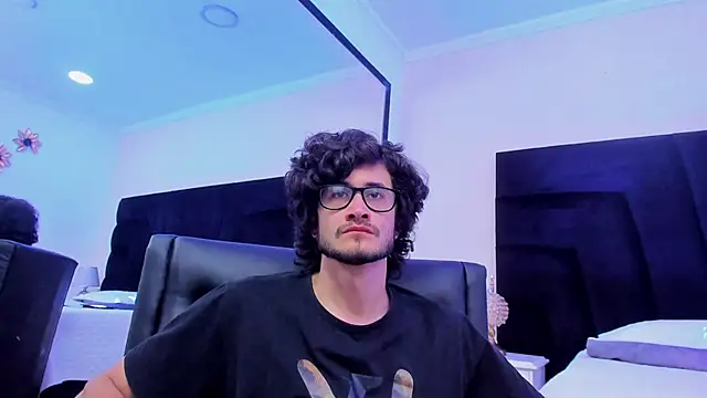 Snapshot of Loggan_donnelly chatting on January 24, 2025, 7:49 pm Loggan donnelly online show from January 24, 2025, 7:49 pm