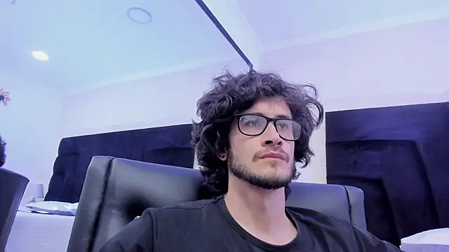 Snapshot of Loggan_donnelly chatting on January 24, 2025, 11:23 pm Loggan donnelly online show from January 24, 2025, 11:23 pm