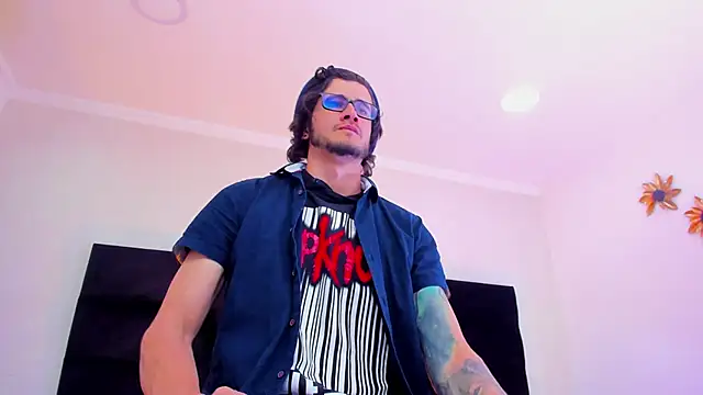 Snapshot of Loggan_donnelly chatting on January 26, 2025, 8:34 pm Loggan donnelly online show from January 26, 2025, 8:34 pm