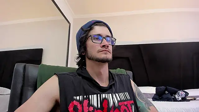 Snapshot of Loggan_donnelly chatting on January 27, 2025, 2:42 am Loggan donnelly online show from January 27, 2025, 2:42 am