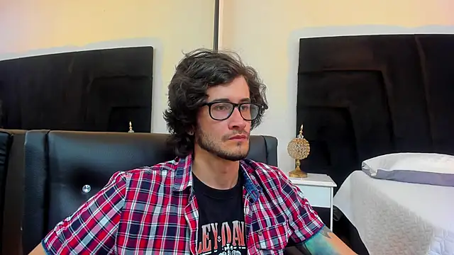 Snapshot of Loggan_donnelly chatting on January 29, 2025, 8:04 pm Loggan donnelly online show from January 29, 2025, 8:04 pm