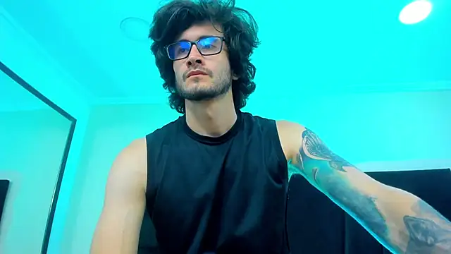 Snapshot of Loggan_donnelly chatting on February 1, 2025, 12:18 am Loggan donnelly online show from February 1, 2025, 12:18 am