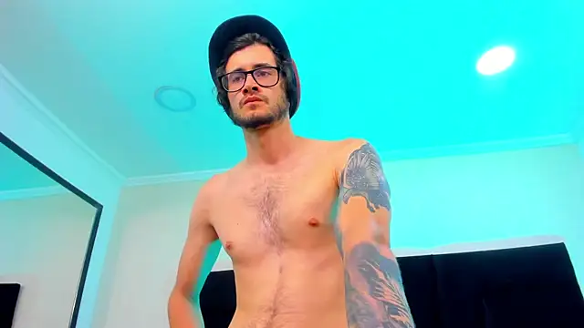 Snapshot of Loggan_donnelly chatting on February 2, 2025, 11:42 pm Loggan donnelly online show from February 2, 2025, 11:42 pm