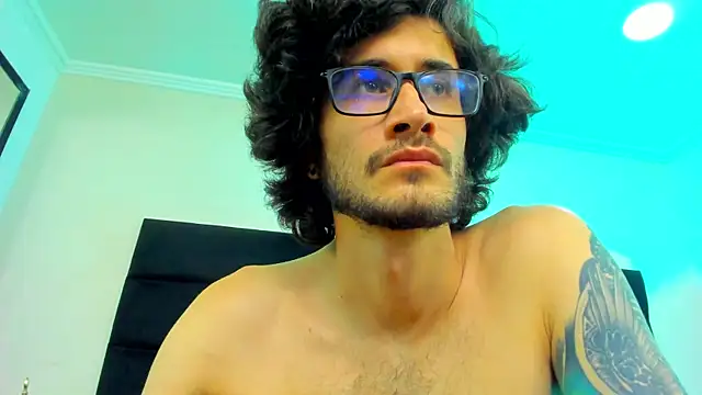 Snapshot of Loggan_donnelly chatting on February 13, 2025, 2:23 am Loggan donnelly online show from February 13, 2025, 2:23 am