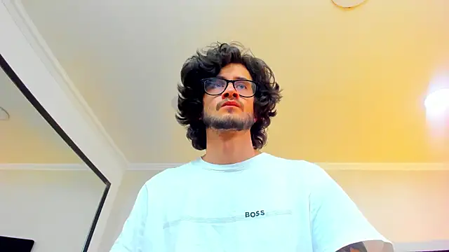 Snapshot of Loggan_donnelly chatting on February 14, 2025, 12:30 am Loggan donnelly online show from February 14, 2025, 12:30 am