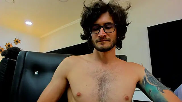 Snapshot of Loggan_donnelly chatting on February 15, 2025, 2:58 am Loggan donnelly online show from February 15, 2025, 2:58 am