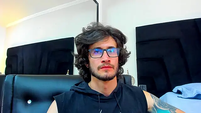 Snapshot of Loggan_donnelly chatting on February 16, 2025, 12:08 am Loggan donnelly online show from February 16, 2025, 12:08 am