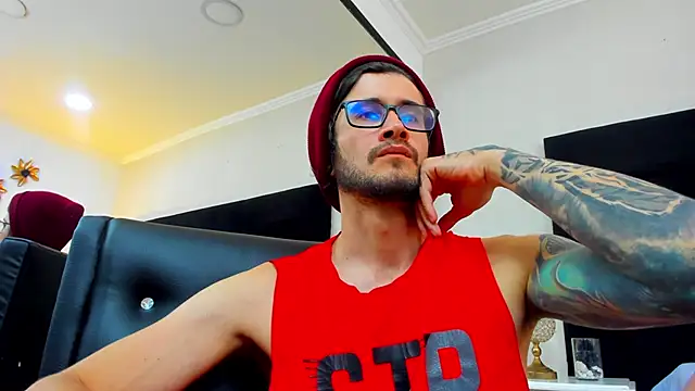 Snapshot of Loggan_donnelly chatting on February 17, 2025, 12:32 am Loggan donnelly online show from February 17, 2025, 12:32 am