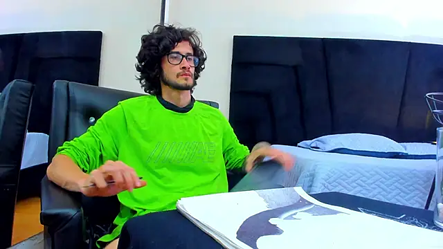 Snapshot of Loggan_donnelly chatting on February 19, 2025, 7:59 pm Loggan donnelly online show from February 19, 2025, 7:59 pm