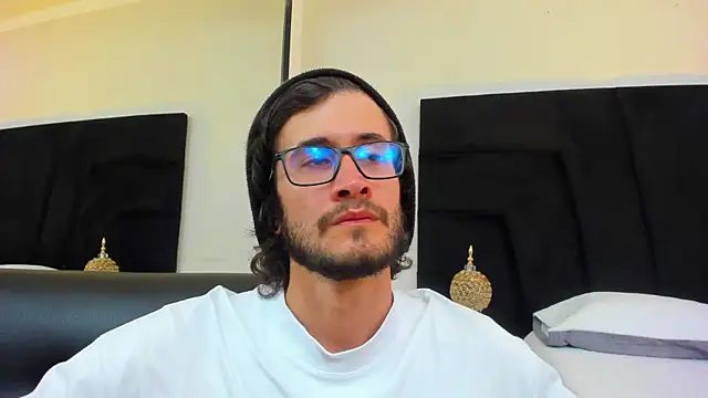 Snapshot of Loggan_donnelly chatting on March 3, 2025, 9:05 pm Loggan donnelly online show from March 3, 2025, 9:05 pm