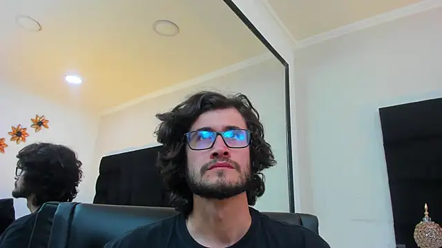 Snapshot of Loggan_donnelly chatting on March 5, 2025, 9:04 pm Loggan donnelly online show from March 5, 2025, 9:04 pm