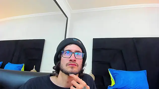 Snapshot of Loggan_donnelly chatting on March 12, 2025, 8:31 pm Loggan donnelly online show from March 12, 2025, 8:31 pm