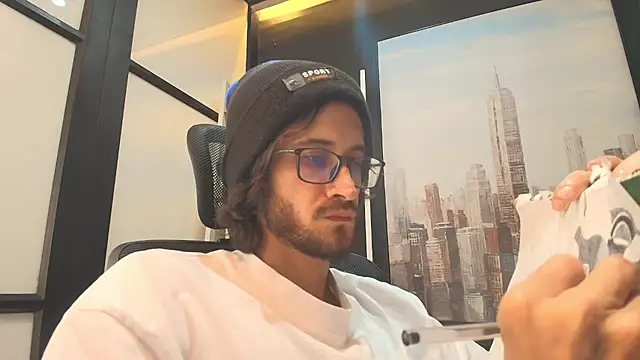 Snapshot of Loggan_donnelly chatting on March 13, 2025, 11:16 pm Loggan donnelly online show from March 13, 2025, 11:16 pm