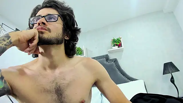 Snapshot of Loggan_donnelly chatting on March 14, 2025, 11:32 pm Loggan donnelly online show from March 14, 2025, 11:32 pm