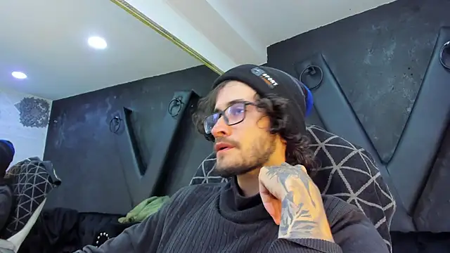 Snapshot of Loggan_donnelly chatting on March 15, 2025, 9:05 pm Loggan donnelly online show from March 15, 2025, 9:05 pm