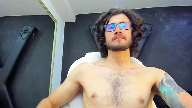 Snapshot of Loggan_donnelly chatting on March 18, 2025, 2:25 am Loggan donnelly online show from March 18, 2025, 2:25 am