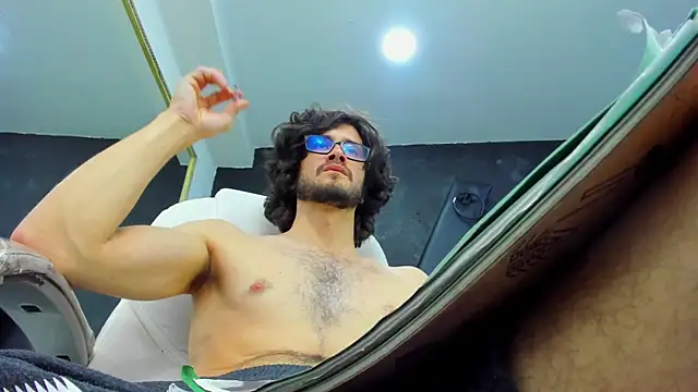 Snapshot of Loggan_donnelly chatting on March 20, 2025, 2:29 am Loggan donnelly online show from March 20, 2025, 2:29 am