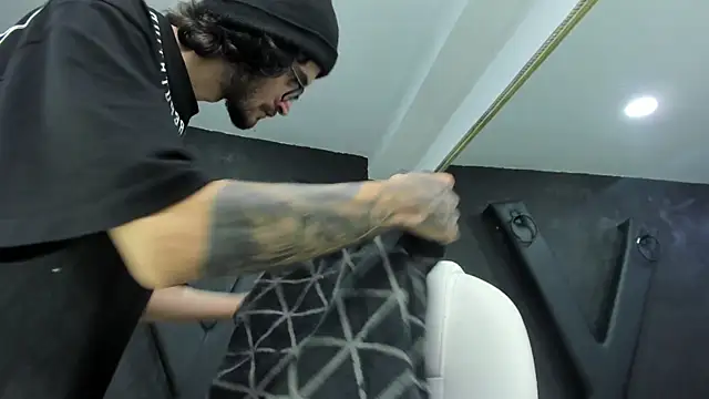 Snapshot of Loggan_donnelly chatting on March 20, 2025, 11:12 pm Loggan donnelly online show from March 20, 2025, 11:12 pm