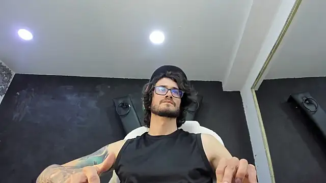 Snapshot of Loggan_donnelly chatting on March 22, 2025, 2:16 am Loggan donnelly online show from March 22, 2025, 2:16 am