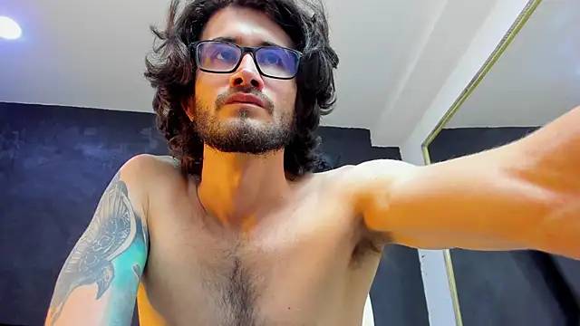 Snapshot of Loggan_donnelly chatting on March 22, 2025, 11:31 pm Loggan donnelly online show from March 22, 2025, 11:31 pm