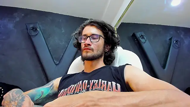 Snapshot of Loggan_donnelly chatting on March 23, 2025, 2:37 am Loggan donnelly online show from March 23, 2025, 2:37 am