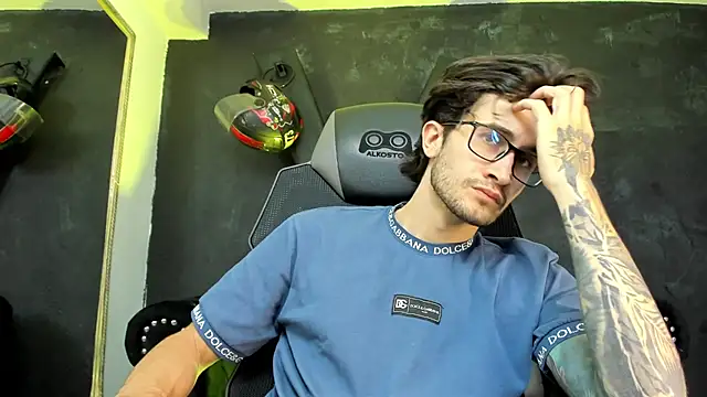 Snapshot of Loggan_donnelly chatting on September 10, 2025, 9:15 pm Loggan donnelly online show from September 10, 2025, 9:15 pm